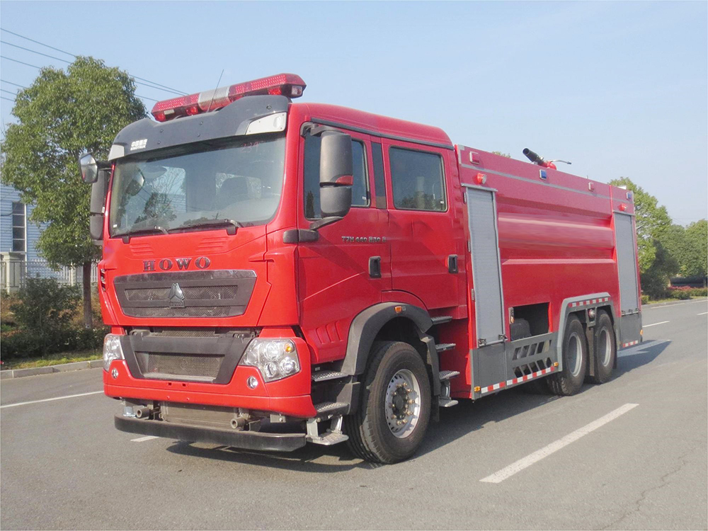 豪沃16吨水罐消防车