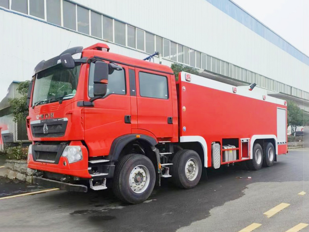 豪沃25吨泡沫消防车