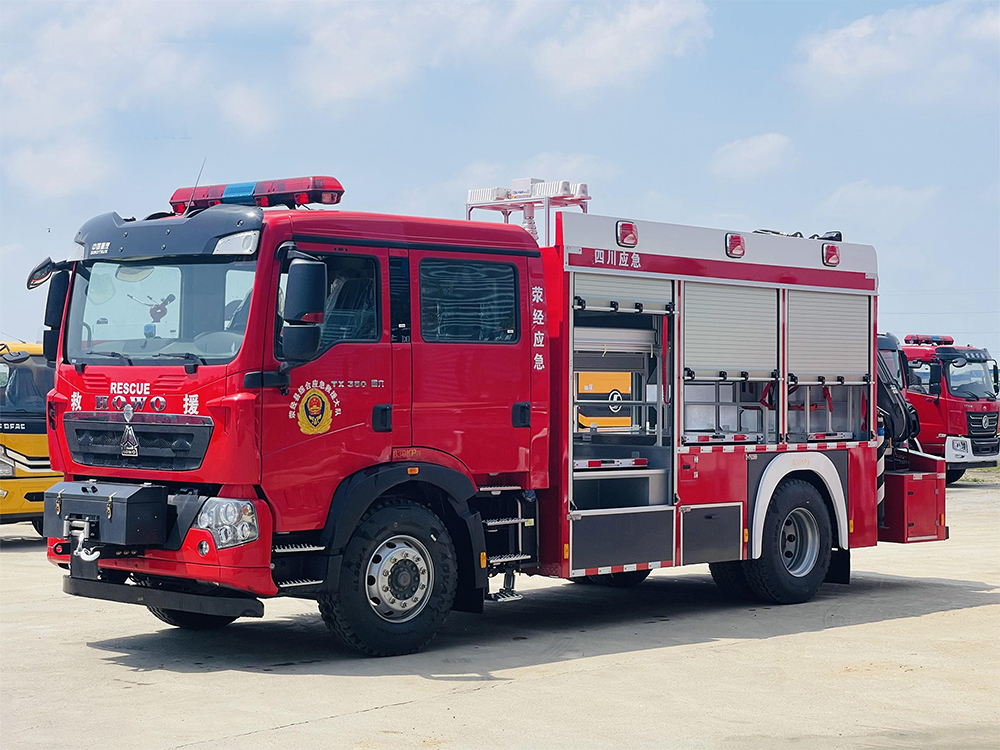 重汽豪沃抢险救援消防车