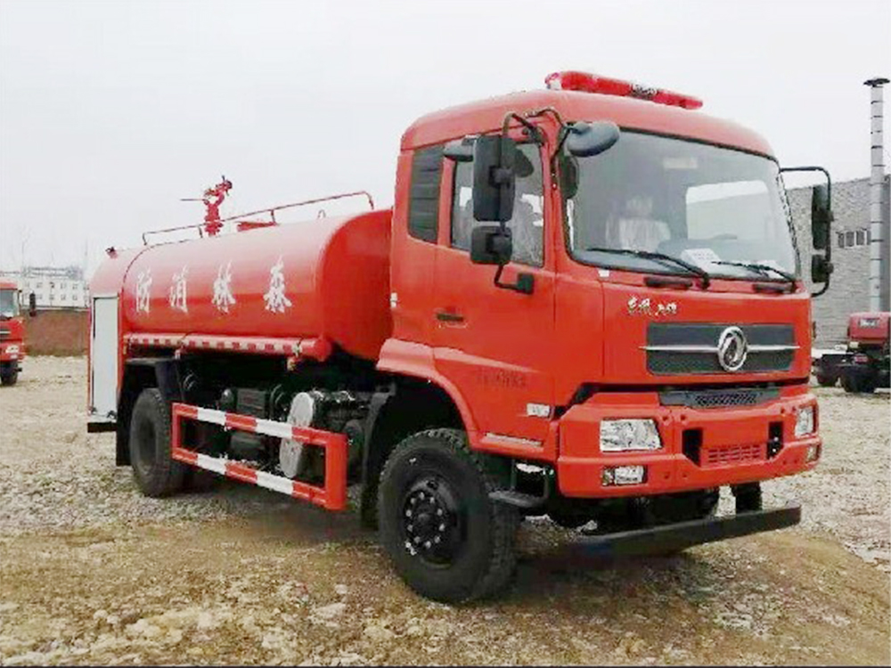 东风8吨四驱越野消防车