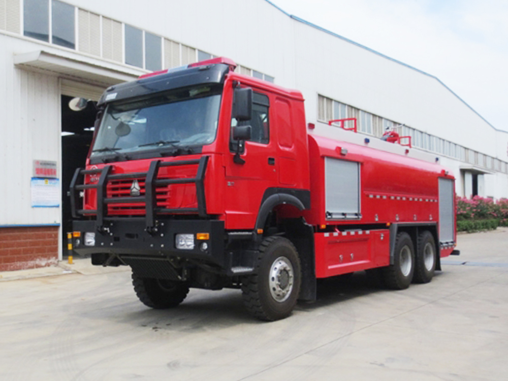 四驱后双桥9吨泡沫消防车