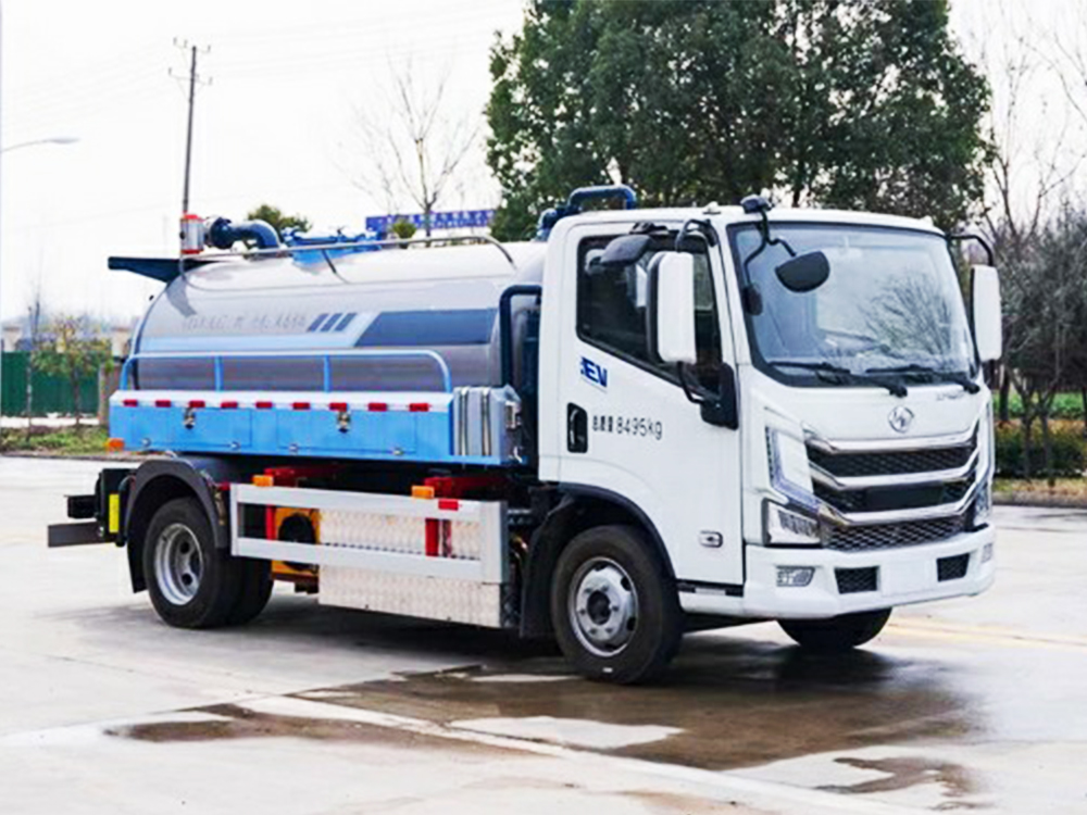 5.2方跃进纯电动吸粪车