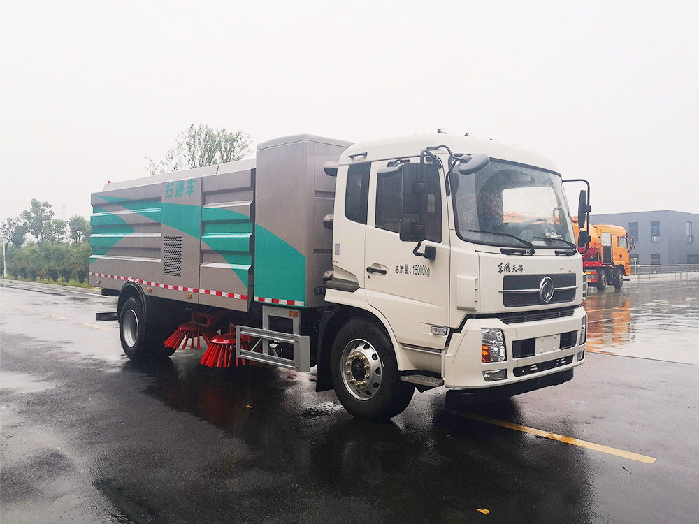 东风天锦纯电动扫路车