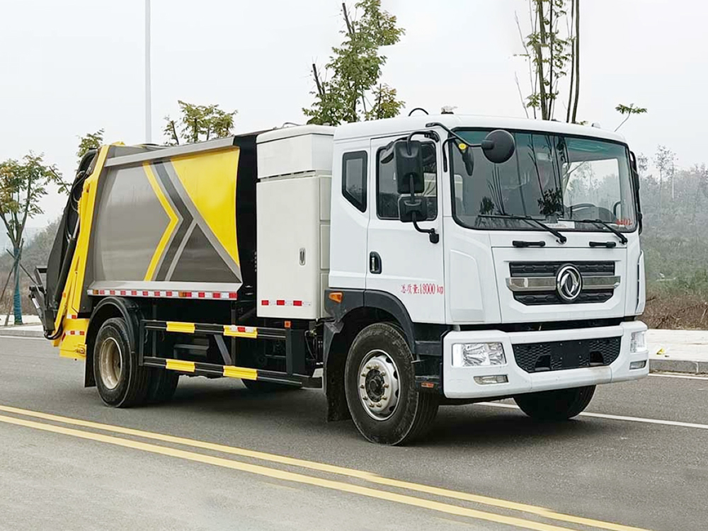 18方东风纯电动压缩垃圾车